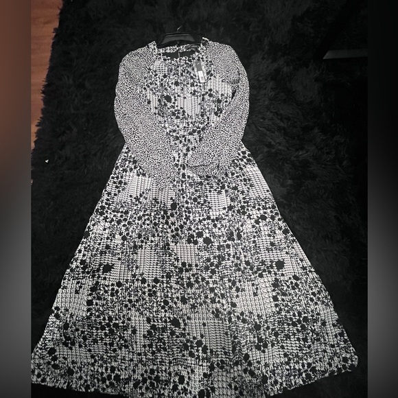 The Limited Black and White Floral Long Sleeve Dress size 0 - Picture 10 of 11
